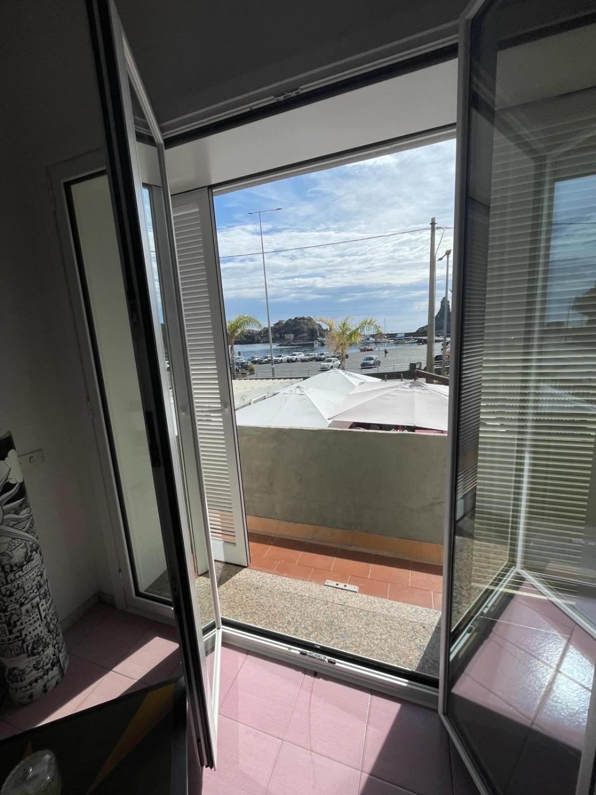 Terrazza Faraglioni Apartamento Aci Trezza Exterior foto
